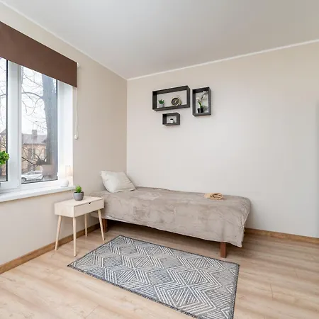 1 - Bright & Quiet 2br Apartment, Near Old Town